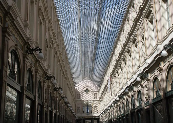 Отель Aris Grand Place