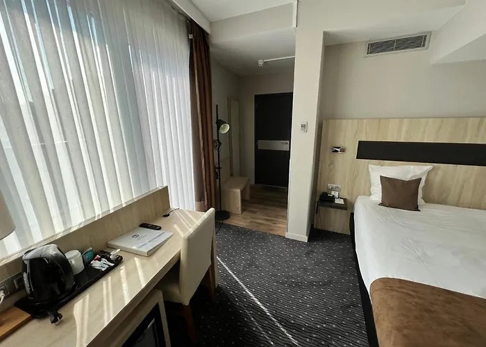 Western Royal Centre