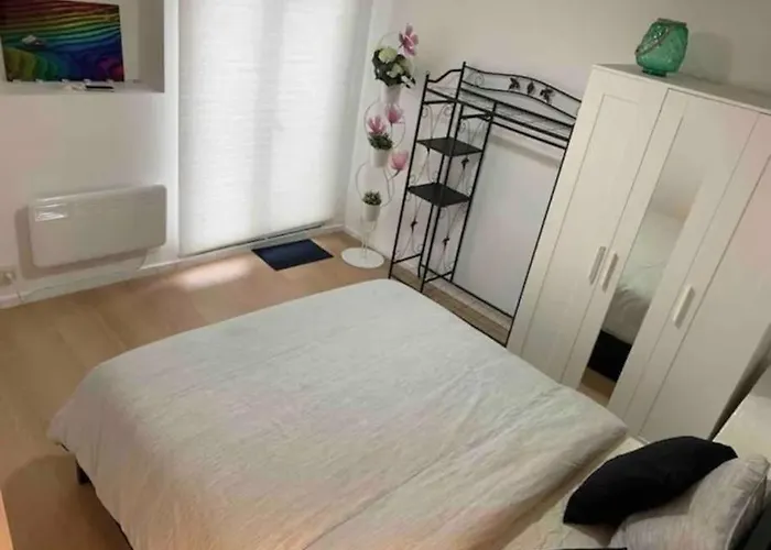 Minimal - Flat Ad Centre *