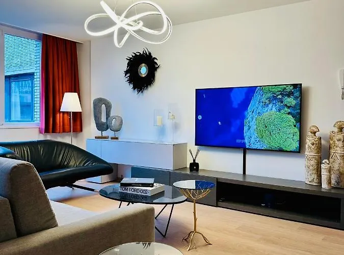 Urbanstay Grand Place Luxury Apartment