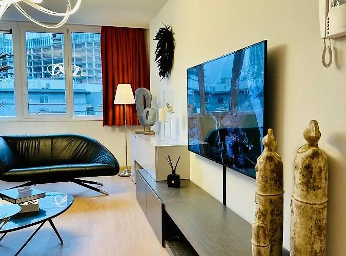 Urbanstay Grand Place Luxury *