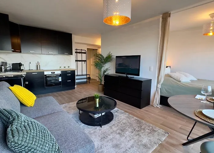 Avec Vue Panoramique Et Parking Gratuit Apartment Brussels