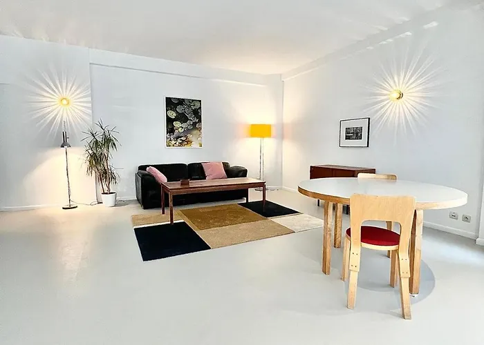 アパート 5 Min From Grand Place 1 Bedroom Apt Renovated! ブリュッセル