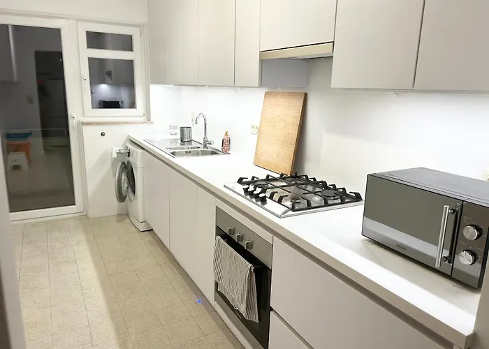 Charming Two Bedroom Flat - Nato -