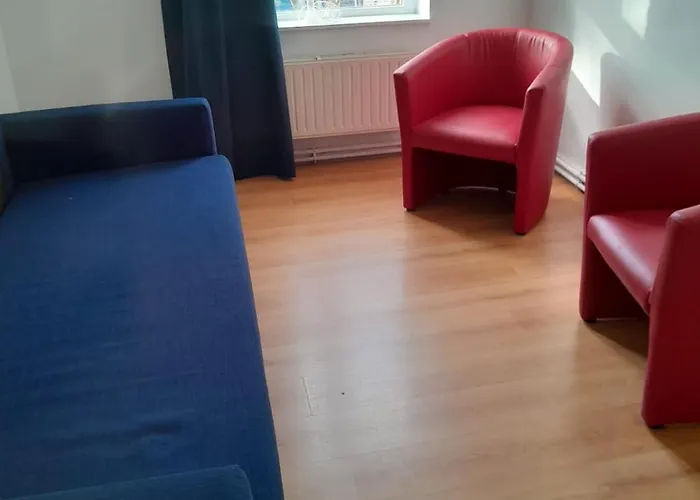 The Boulevard Sleeps 4 *