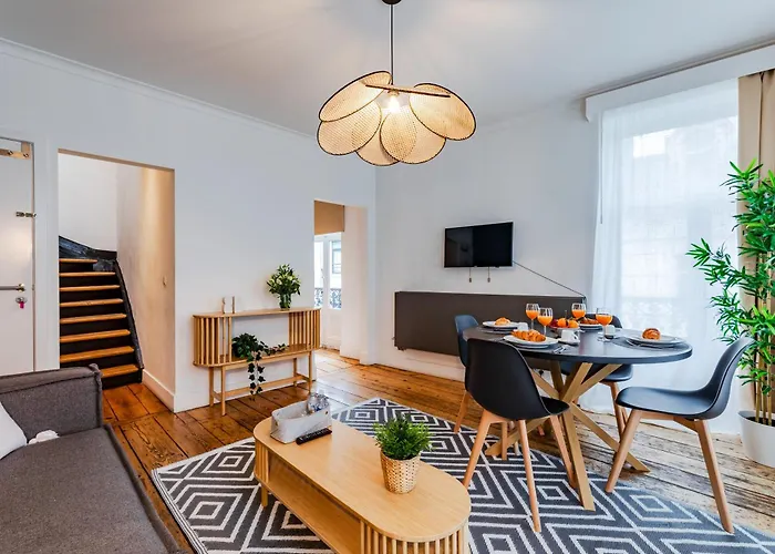 Modern Flat Near Grand Place דירה *