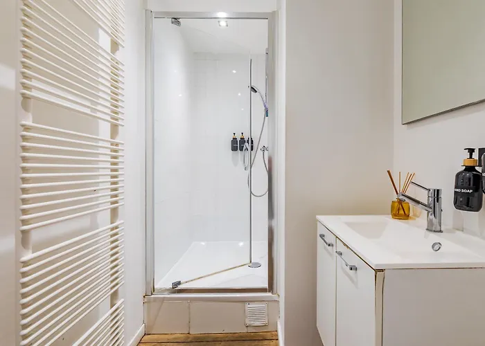 Modern Flat Near Grand Place