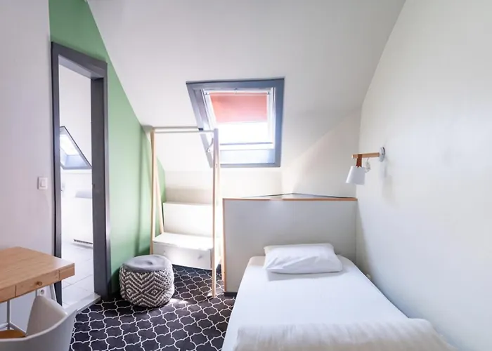 Safestay Grand Place 3*