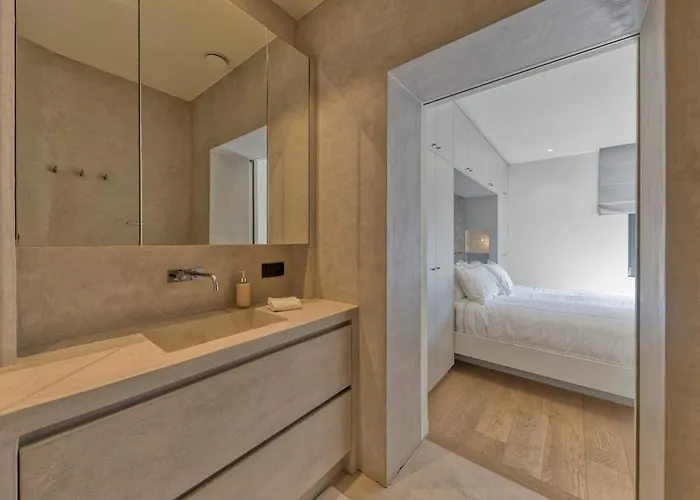 Downtown Splendor V *