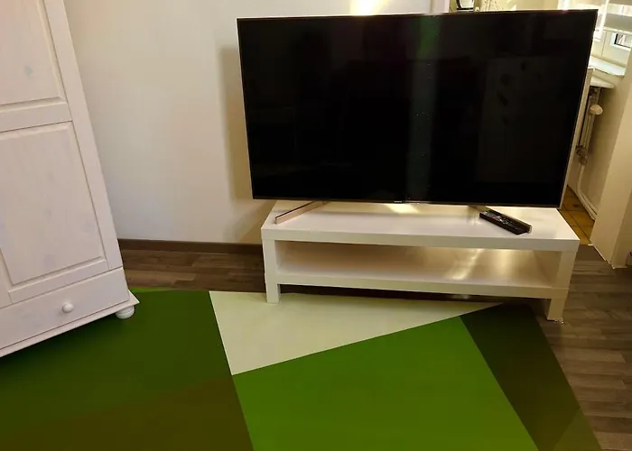 Spacious And Chic 1br - Separate Kitchen & Washer Apartment