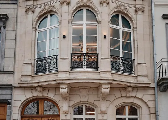 Faubourg 21 - The Leading Of The World