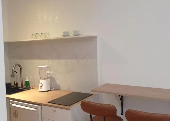 شقة Cozy And Centrally Located *