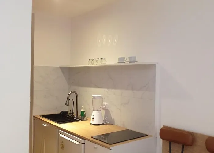 شقة Cozy And Centrally Located *