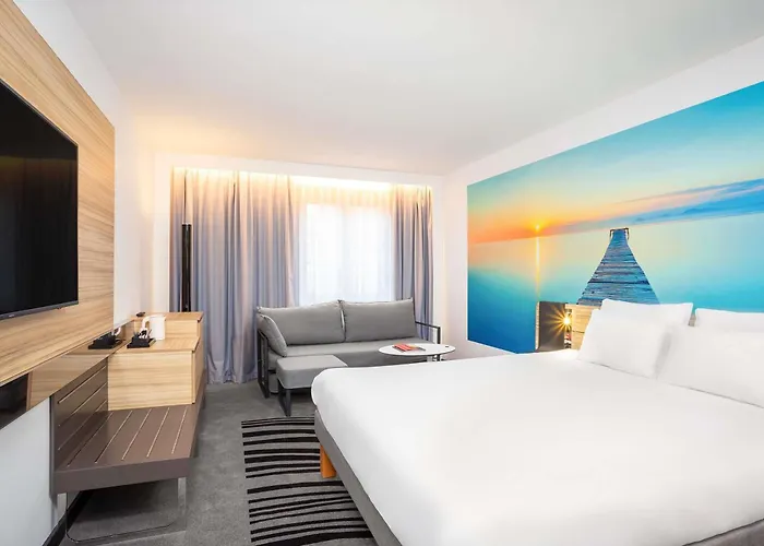 Novotel Off Grand Place Hotel