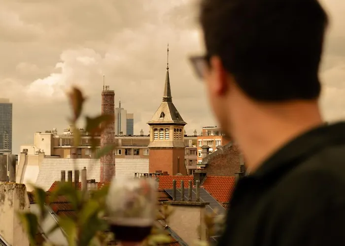 9hotel Chelton Hotel