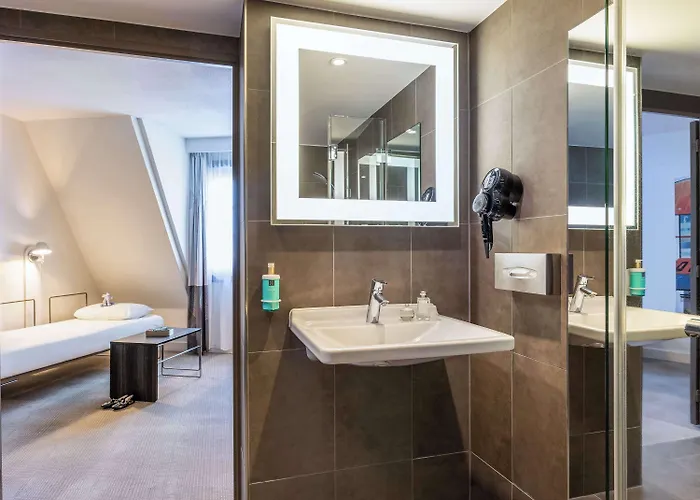 Novotel Off Grand Place Hotel