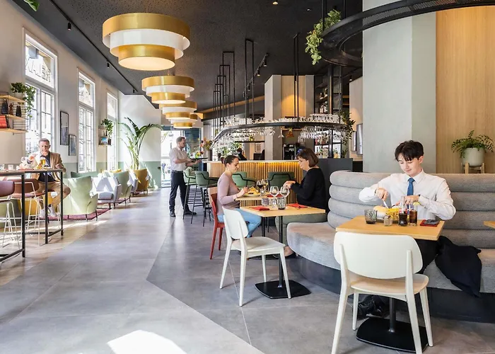 Hotel Novotel Off Grand Place 4*