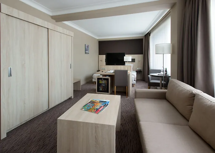 Western Royal Centre Hotel 3*