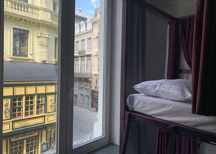 Safestay Grand Place Hotell 3*