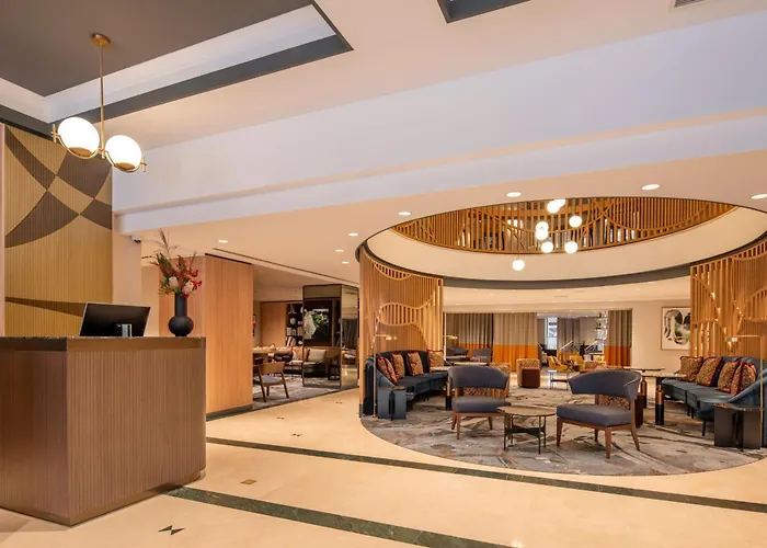 Отель Marriott Grand Place