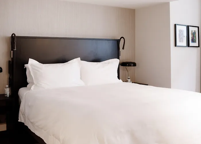 Pillows Centre Hotell 4*