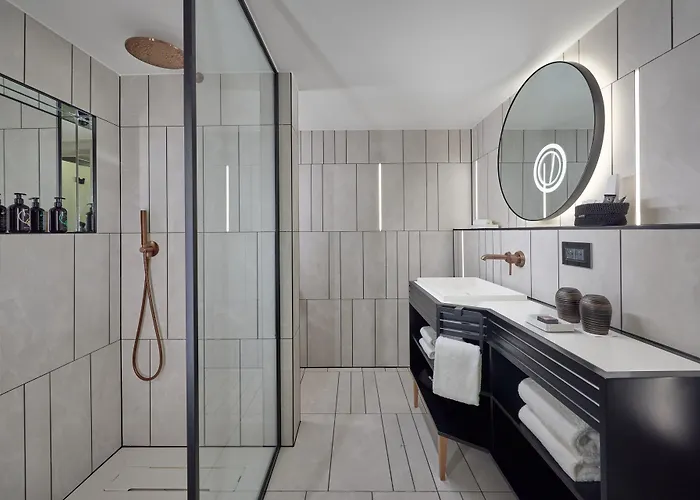 Cardo Brussels, Autograph Collection 4*