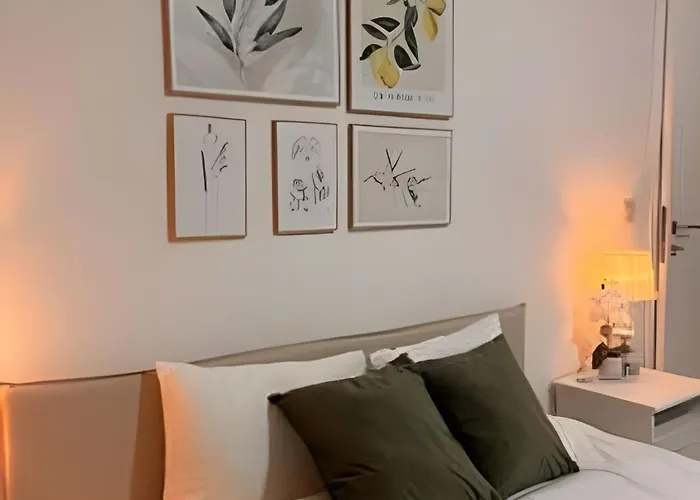 Cozy Private With Terrace & Workspace