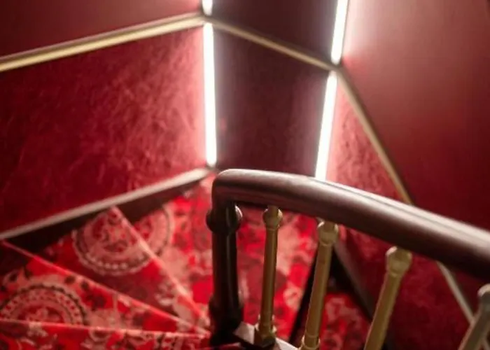 The Place Hôtel capsule *