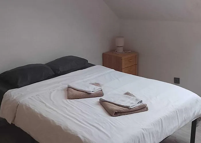 European District Thirteen شقة