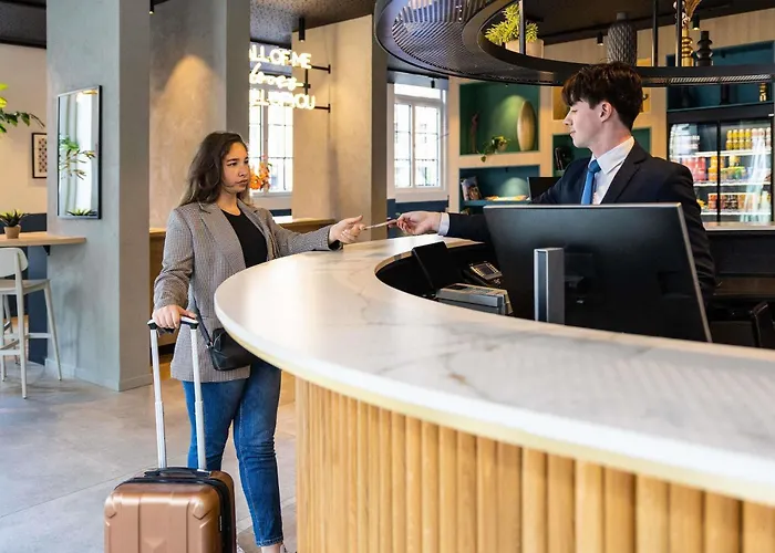 Novotel Off Grand Place Hotel 4*