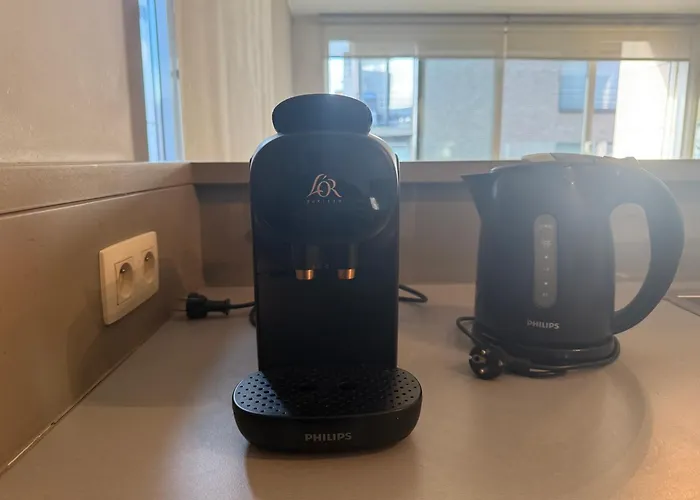 With 2 Bedrooms - Sleeps 6