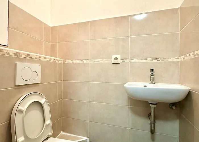 3 Min To The Grand-place 6 Min To Manneken Pis & Sleeps 6 Apartman