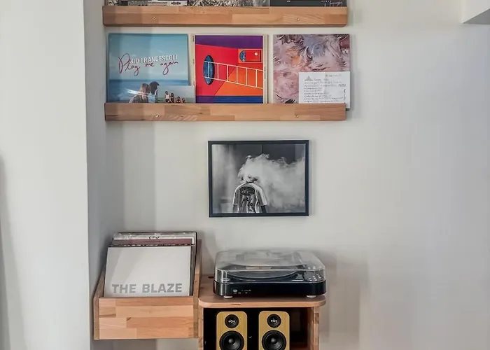 Cosy In Near Chatelain *