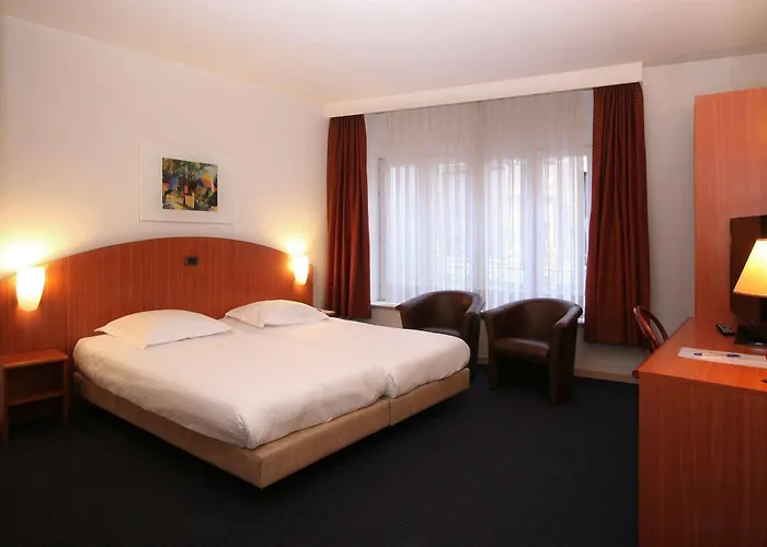 Отель Aris Grand Place