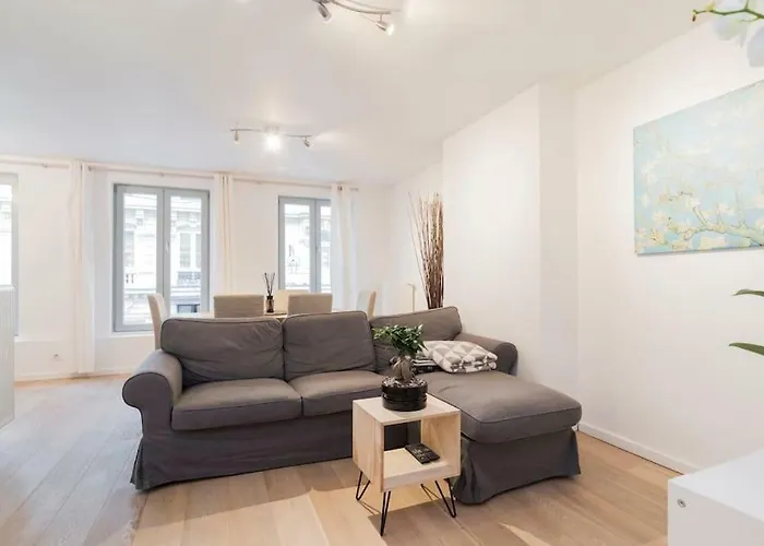 Grand Place, Only 3 Min Walk, 80M Beautiful Apartment Apartman *