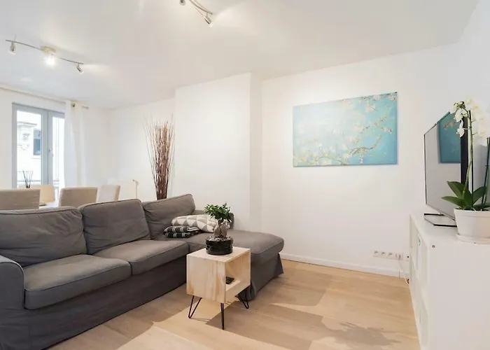 Grand Place, Only 3 Min Walk, 80M Beautiful Apartment Brüsszel