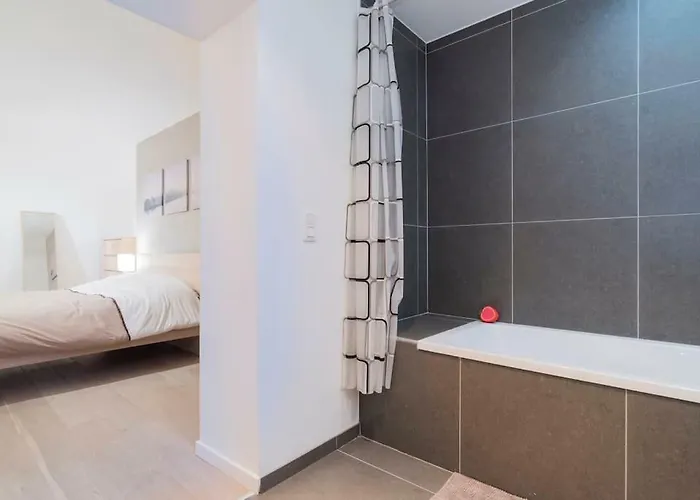 Grand Place, Only 3 Min Walk, 80M Beautiful Apartment Apartman