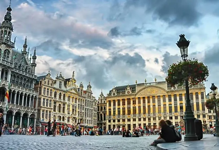 Grand Place, Only 3 Min Walk, 80M Beautiful Apartment