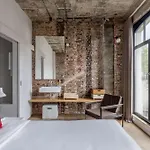 9hotel Szálloda