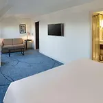 Hilton Grand Place Hotel 4*