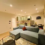 Camuflats Apartment
