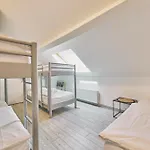 Hostel The Legacy By 2go4 Center