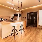 Golden Dove Luxury 아파트