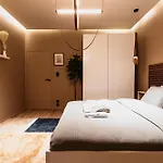 Golden Dove Luxury 아파트
