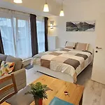 Апартаменты Chez Esmara Et Philippe *
