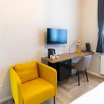 Apartment Midi