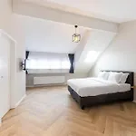 Apartment Midi