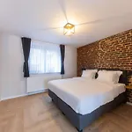 Apartment Midi
