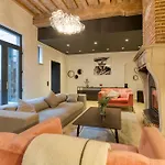 Authentic Belgian Home, Downtown * Брюссель