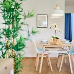 Charming In Heart Of Grand Place Апартаменты Брюссель